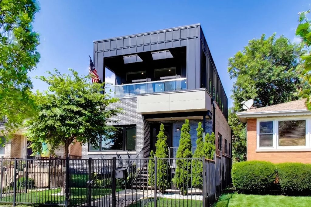 2326 W Erie Street, Chicago, 60612
