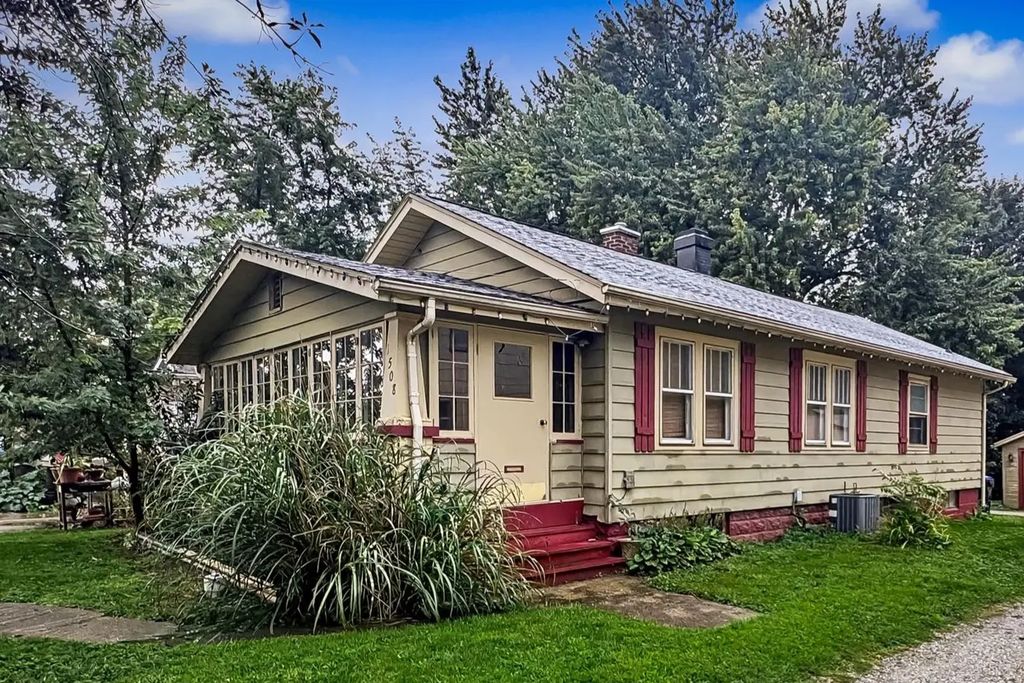 1508 N Linden Street, Bloomington
