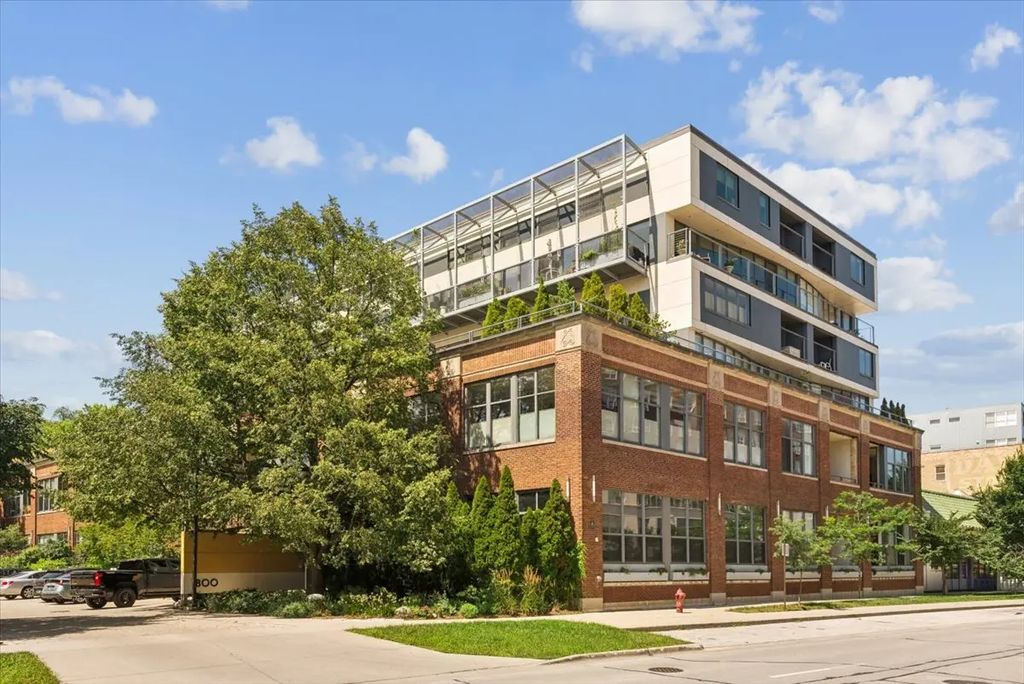 1800 Ridge Avenue 201, Evanston