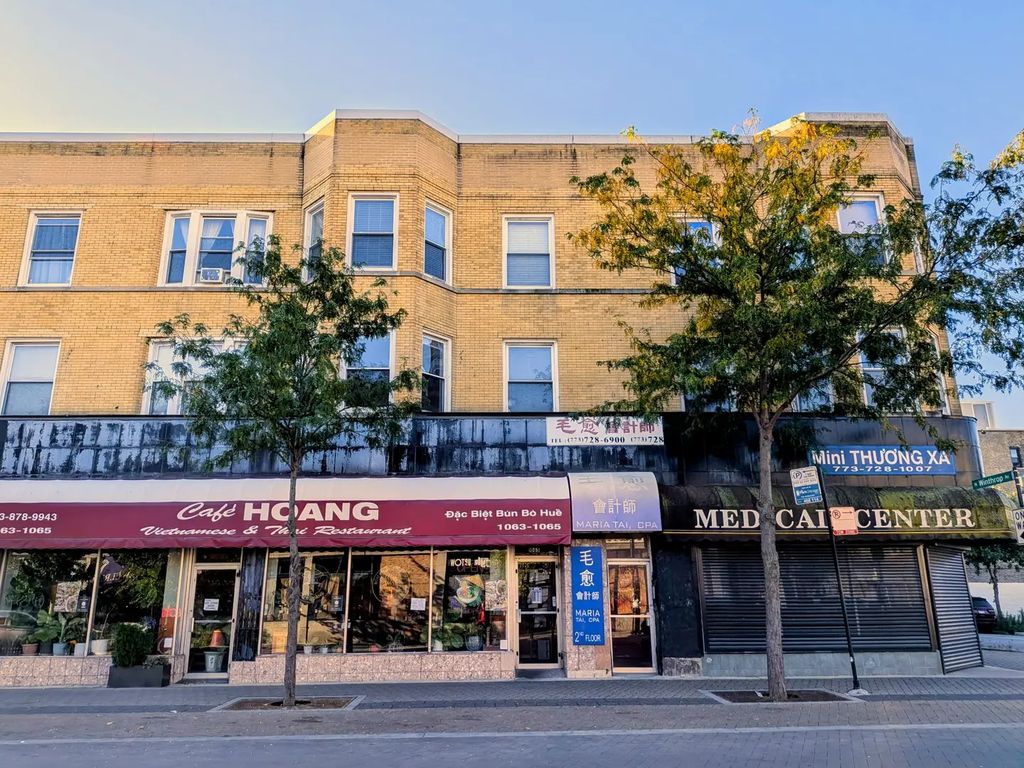 1067 W Argyle Street 2f, Chicago