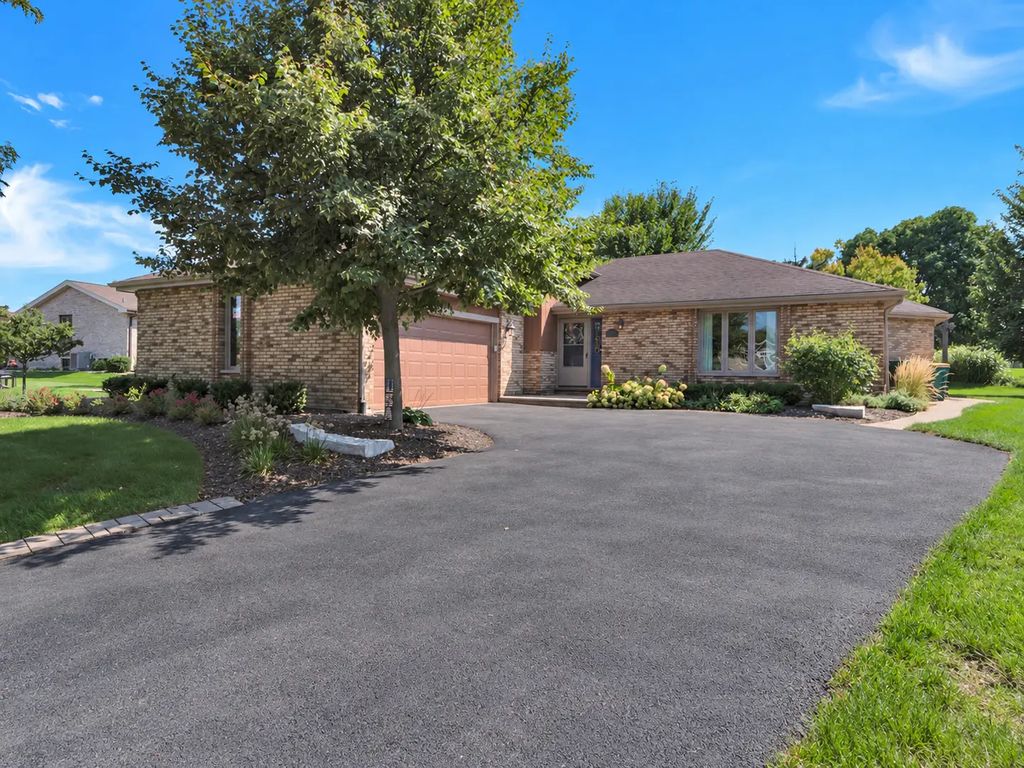 14 Timberline Court, Lemont