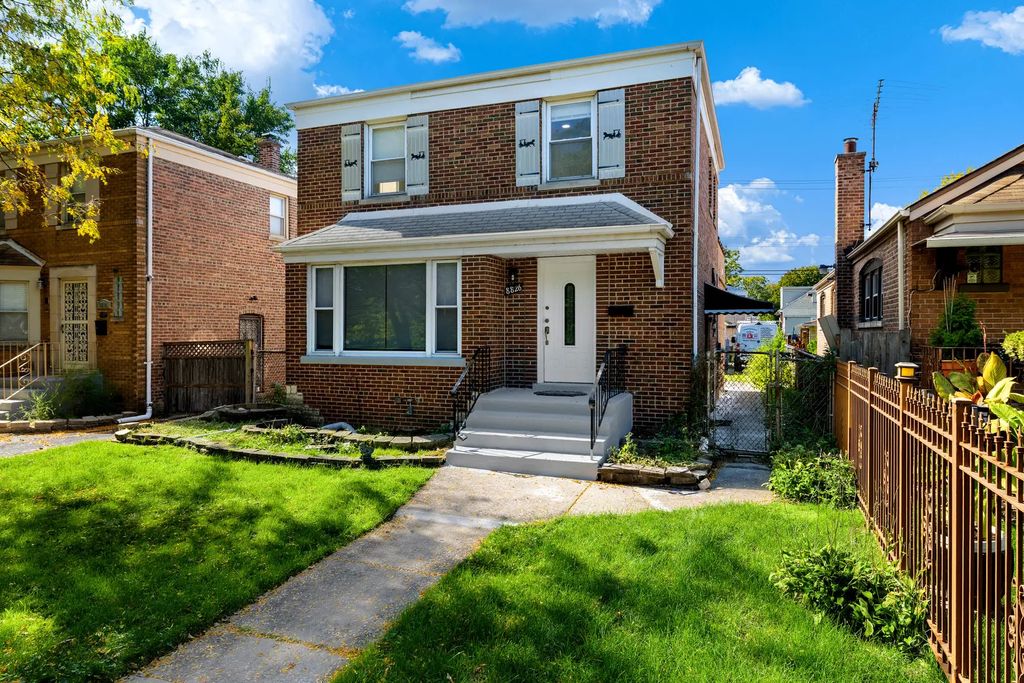 8826 S Jeffery Boulevard, Chicago