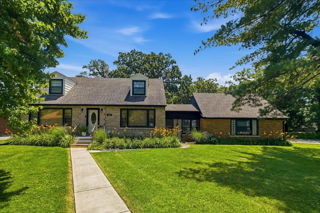 928 Grand Boulevard, Joliet