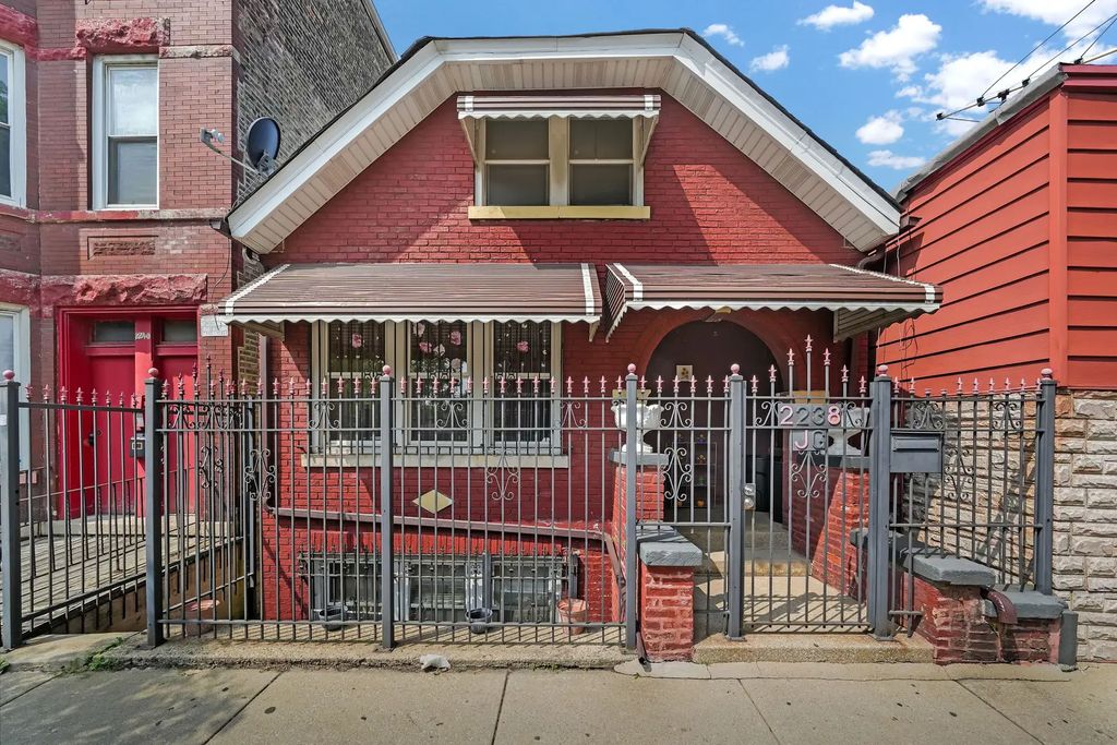 2238 S California Avenue, Chicago