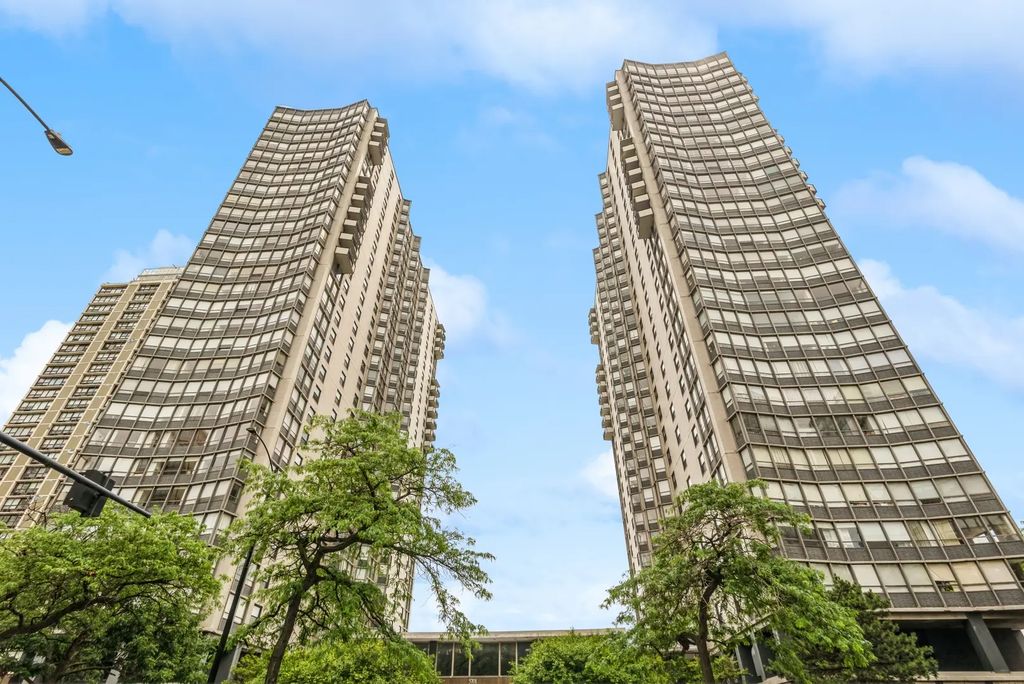 5701 N Sheridan Road 12n, Chicago