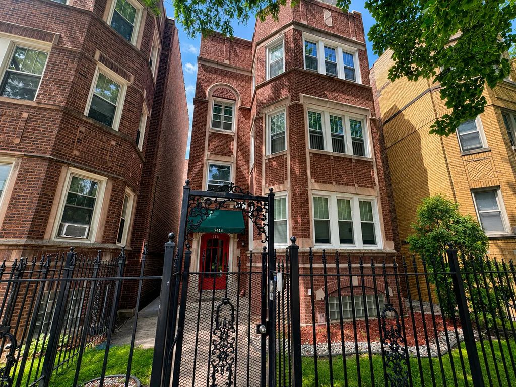 7414 S Chappel Avenue, Chicago, 60649
