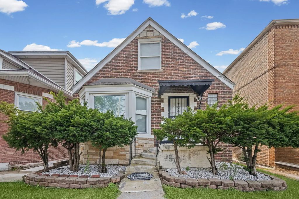 8340 S Yates Boulevard, Chicago