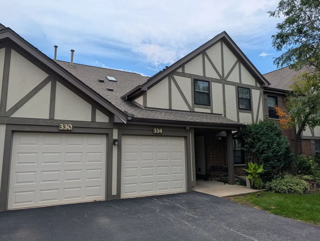 332 Essex Court 4, Wood Dale