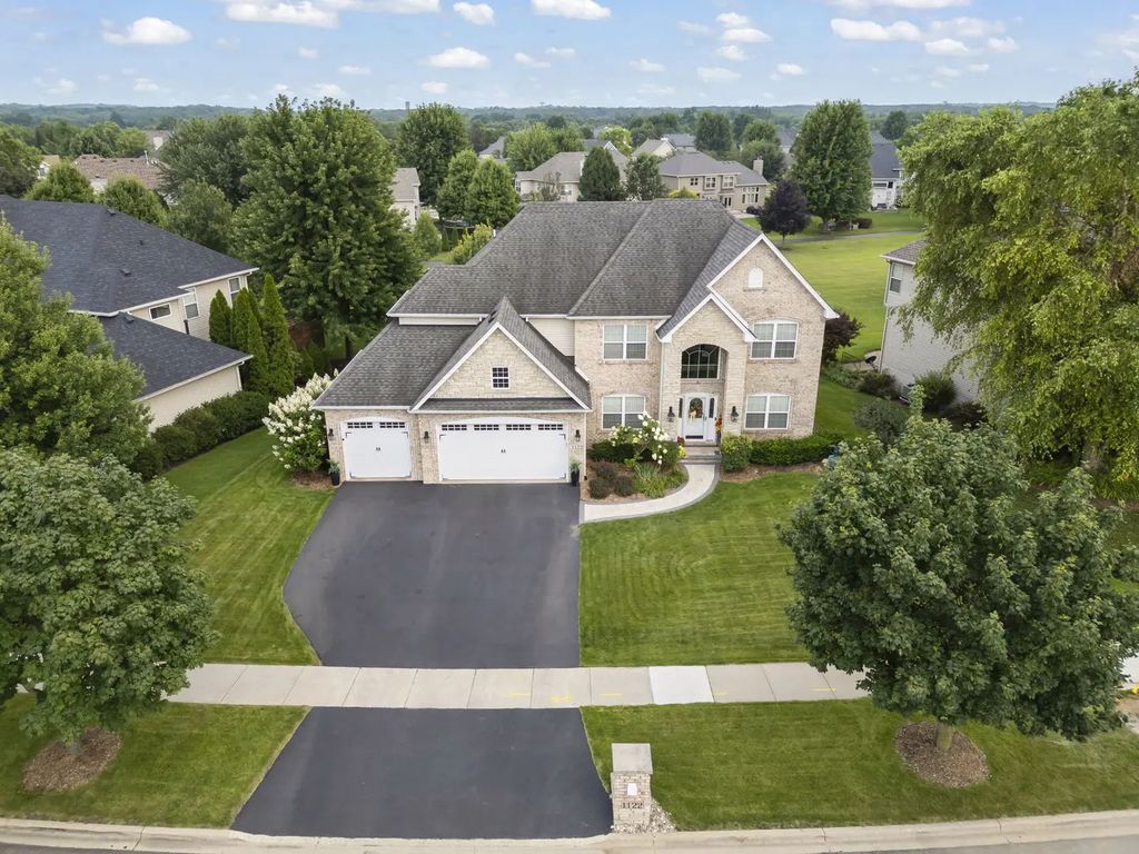 1122 Clearwater Drive, Yorkville
