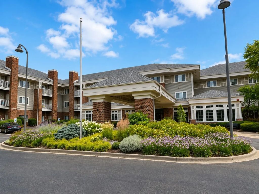 801 N Mclean Boulevard 254, Elgin