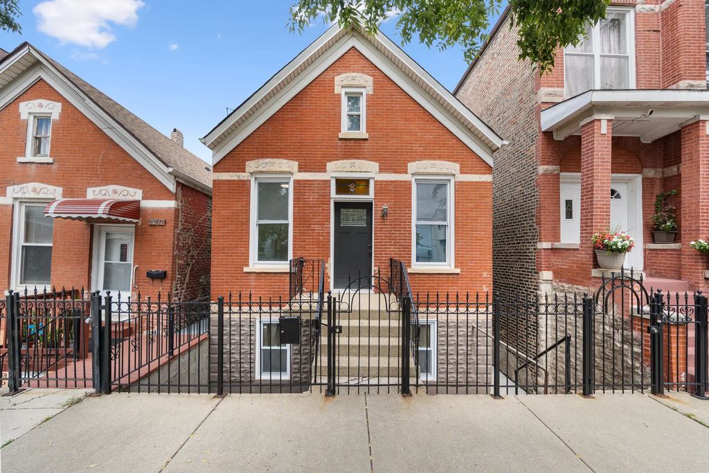 2042 W Coulter Street, Chicago, 60608