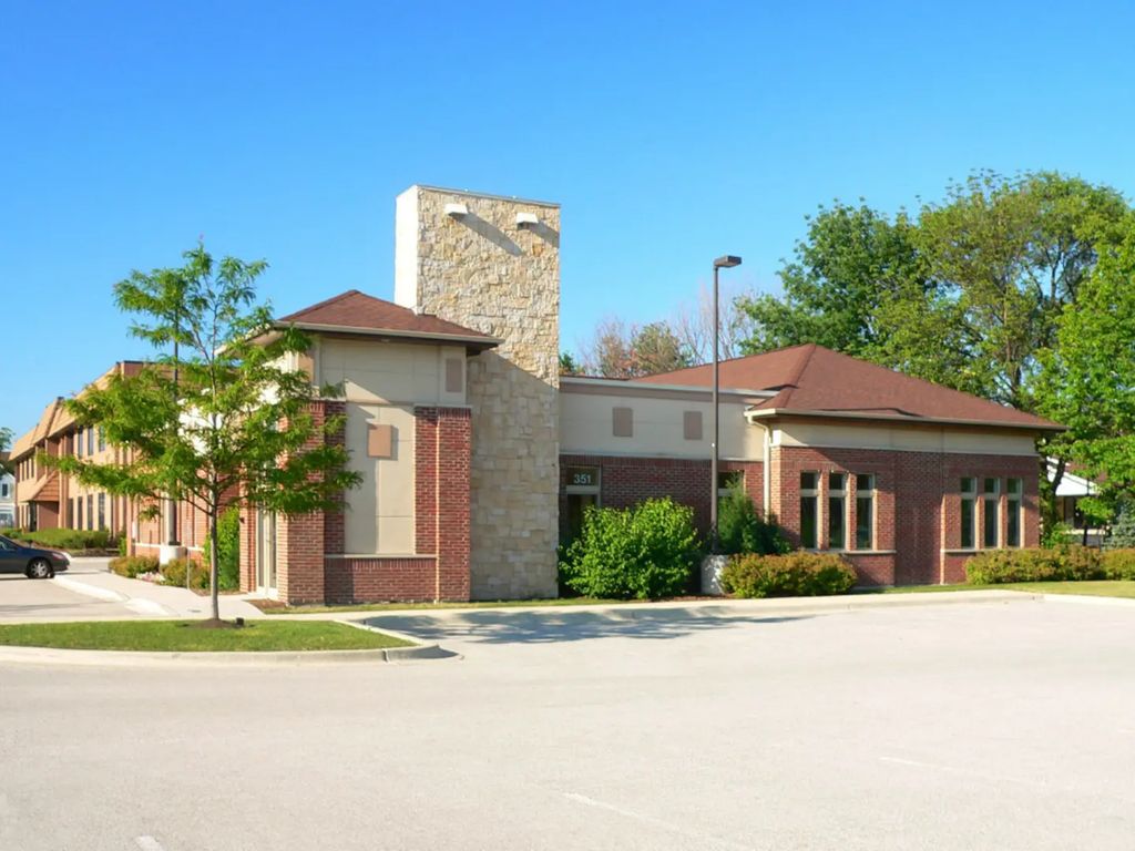 351 W Dundee Road, Buffalo Grove