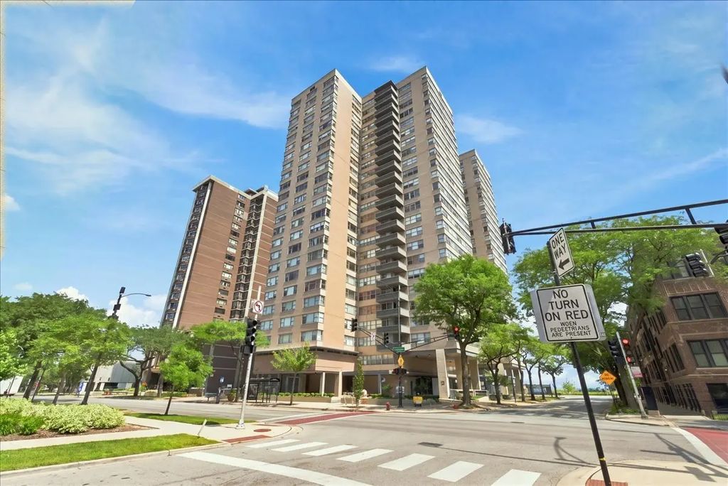 6301 N Sheridan Road 3d, Chicago