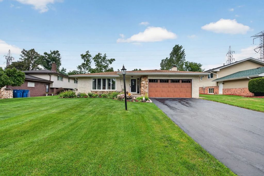 12756 S Cedar Lane, Palos Heights