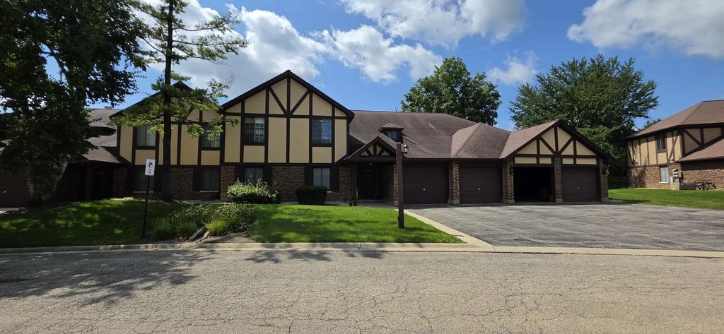 1758 Plymouth Court C, Wheaton