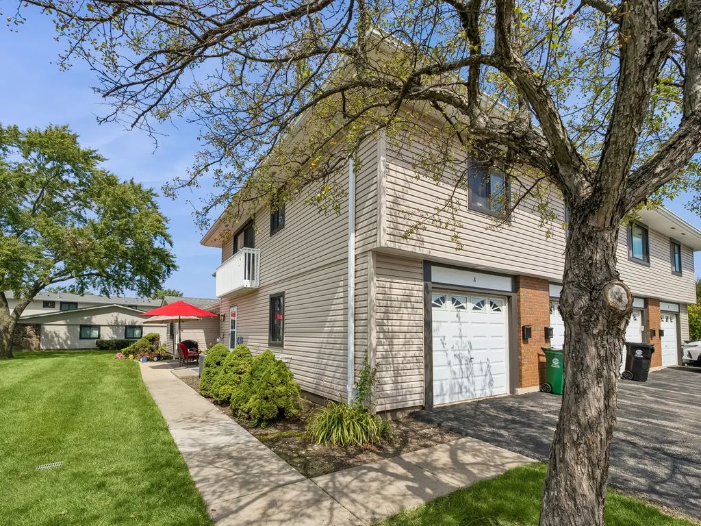 135 Fairlane Court A, Bloomingdale