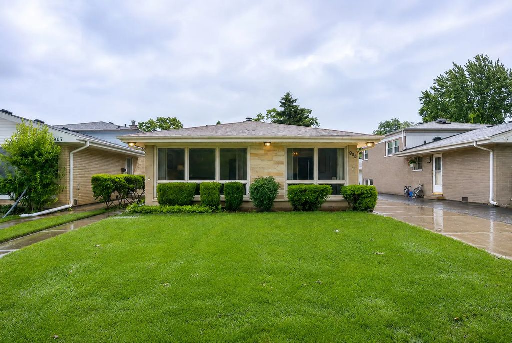 905 Long Road, Glenview