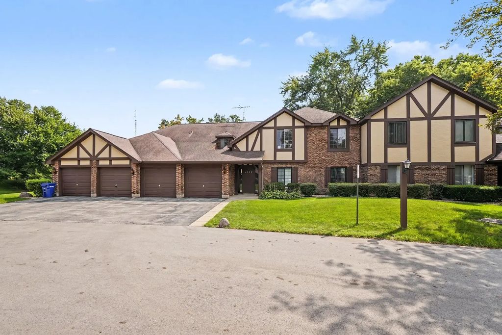1624 Salisbury Court C, Wheaton