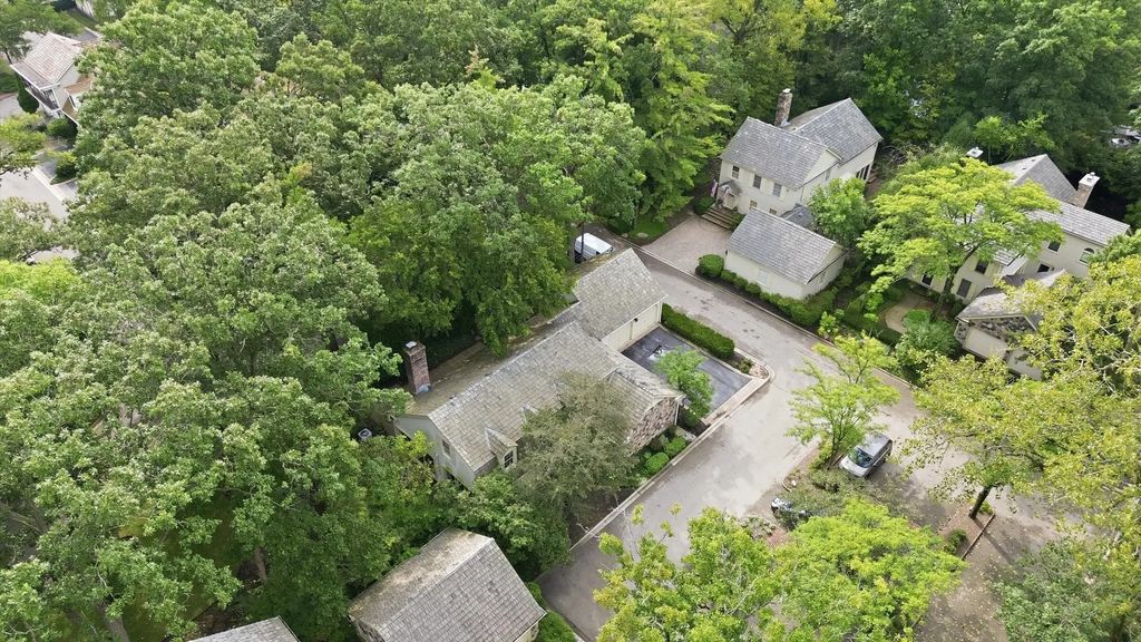 1 Court Of Bucks County, Lincolnshire