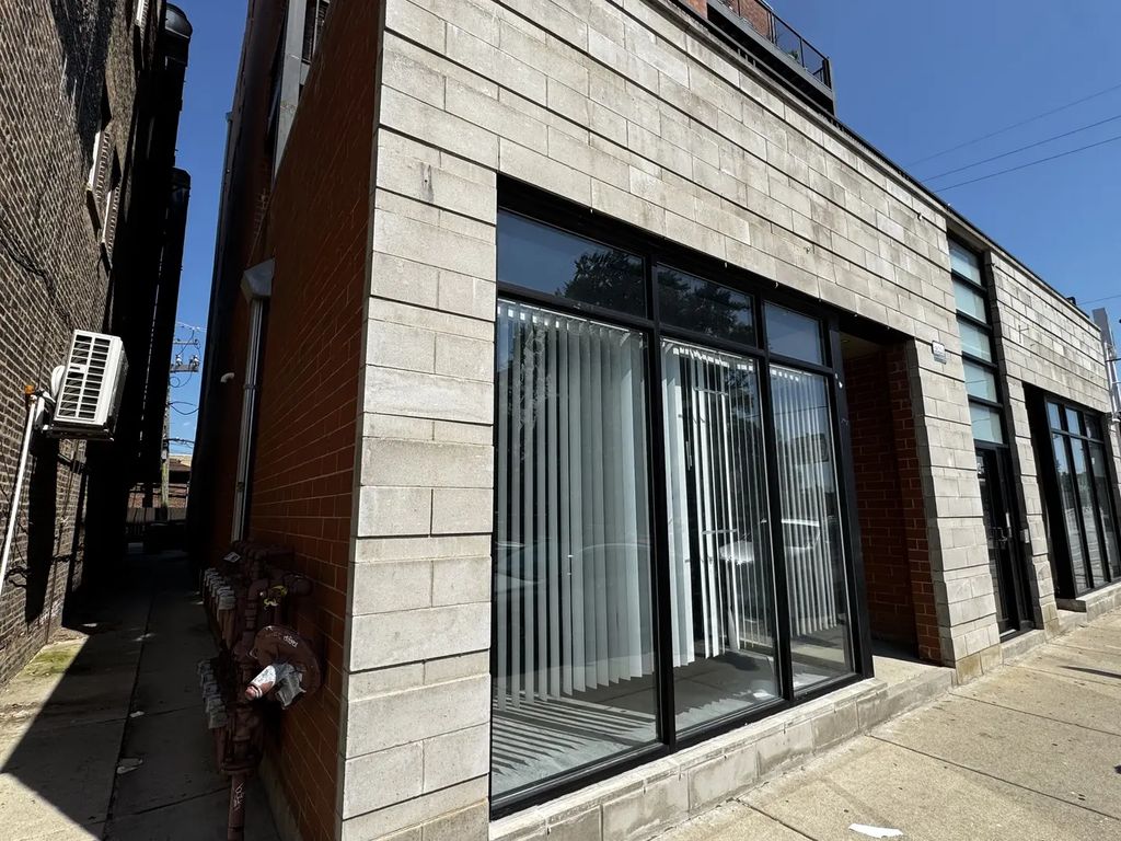 214 W 31 Street 1, Chicago