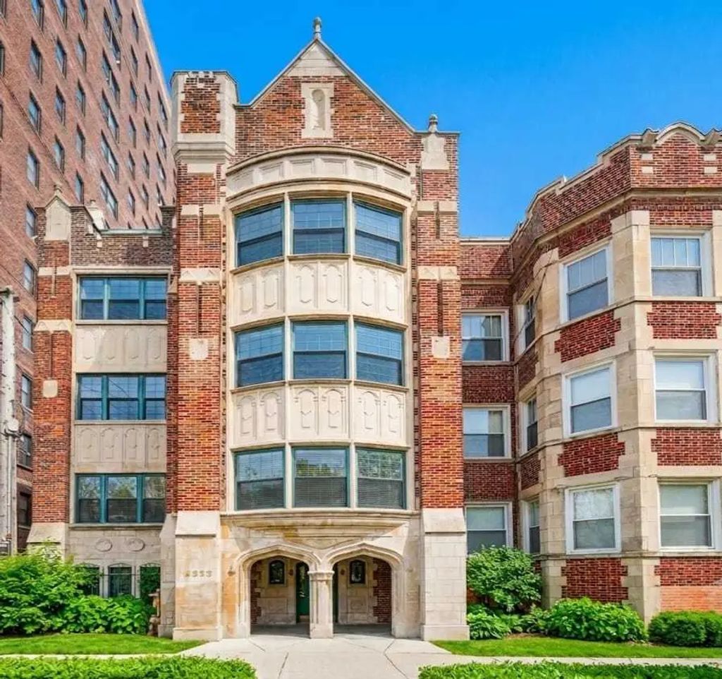 2363 E 70th Street 3, Chicago, 60649