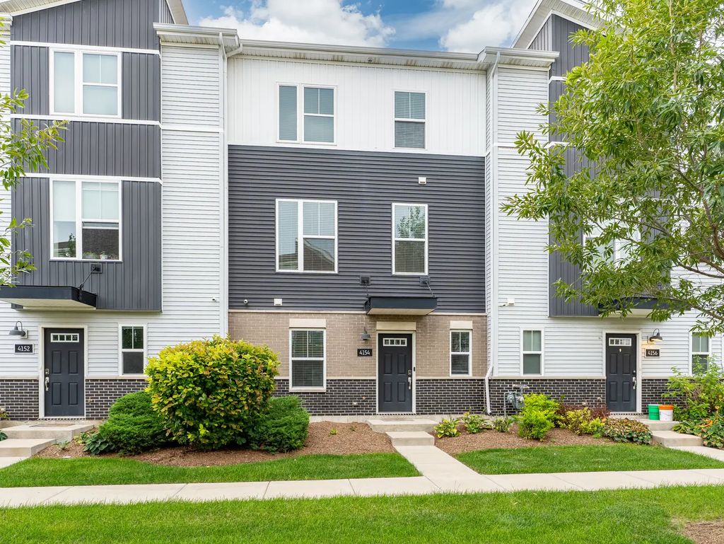 4154 Irving Road, Aurora