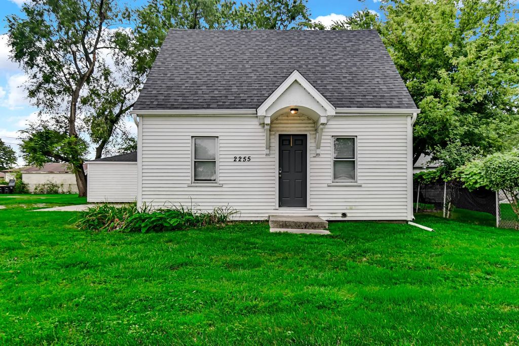 2255 176th Place, Lansing