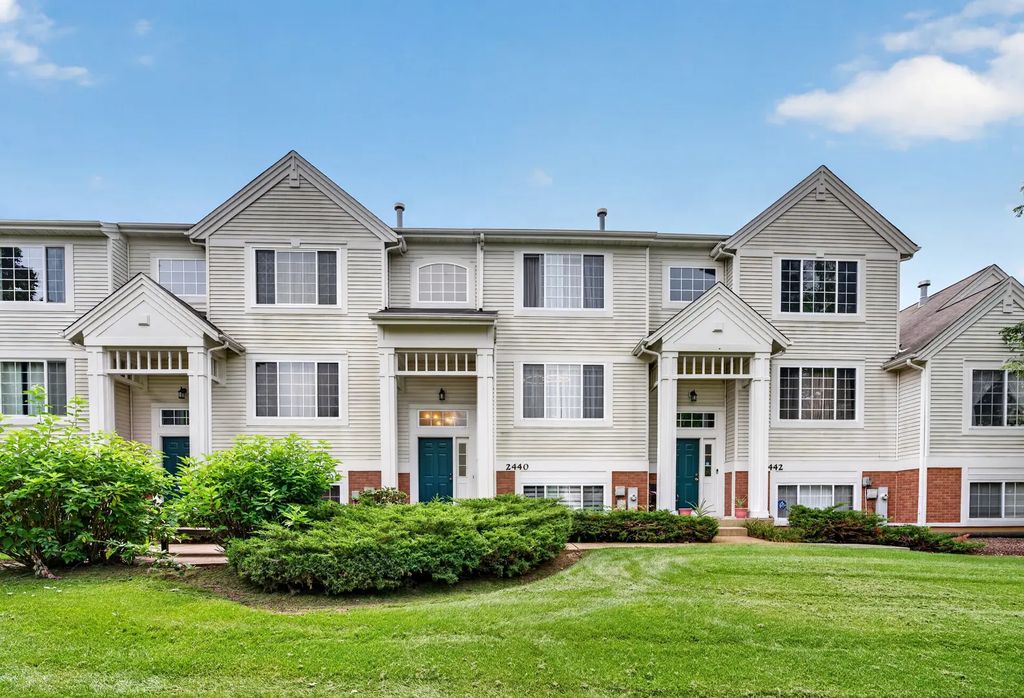 2440 Oakfield Court, Aurora
