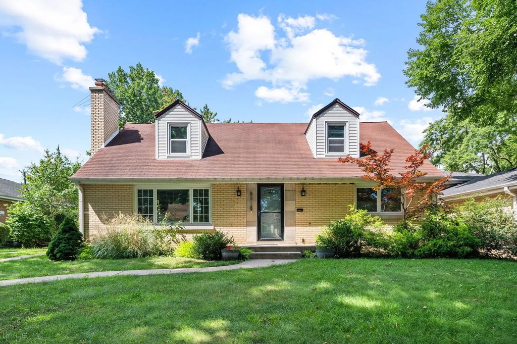 8318 Kenneth Avenue, Skokie