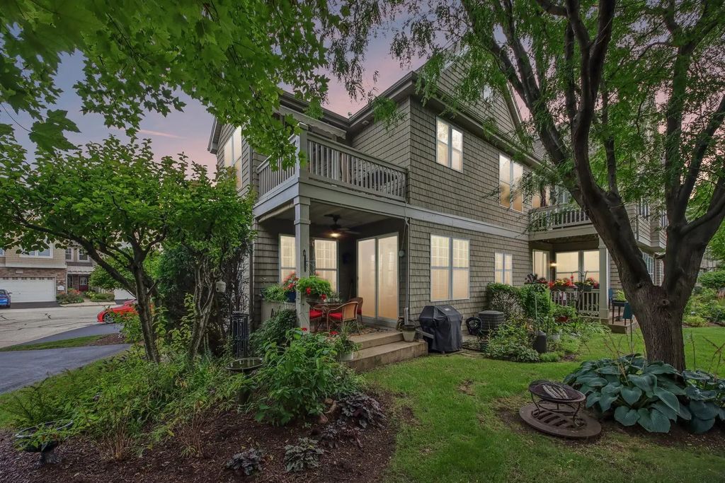 310 Sundown Court F, Wauconda
