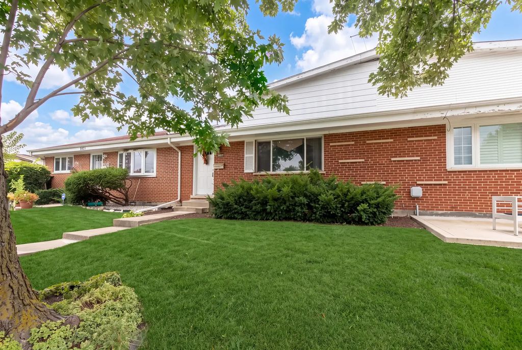 9025 Sherry Lane 9025, Des Plaines, 60016
