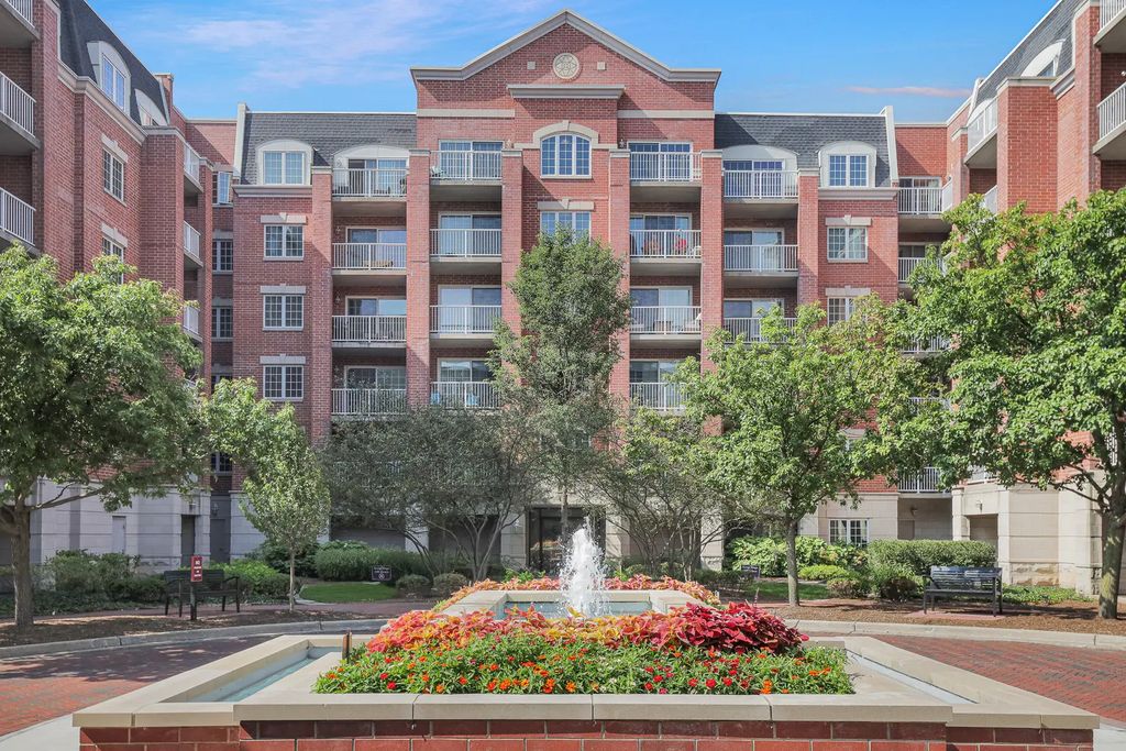 4833 N Olcott Avenue 201, Harwood Heights