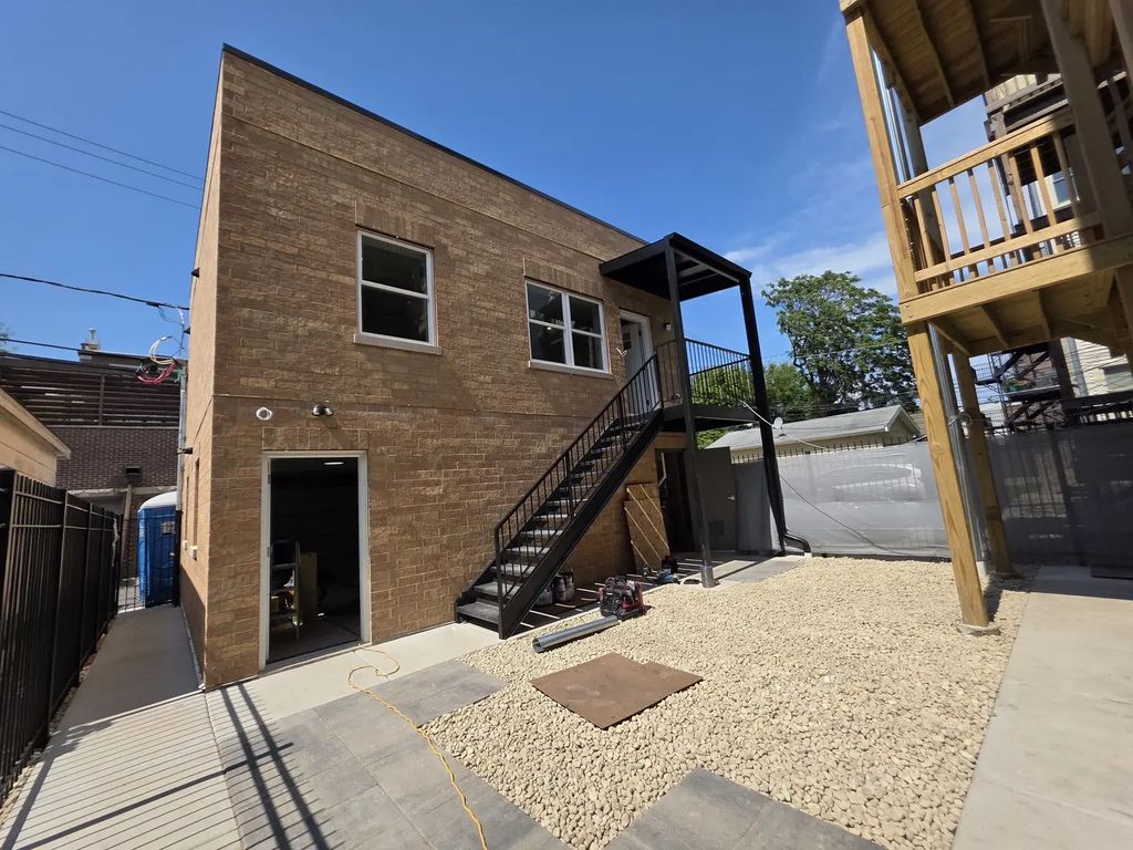 3726 N Racine Avenue Ch, Chicago
