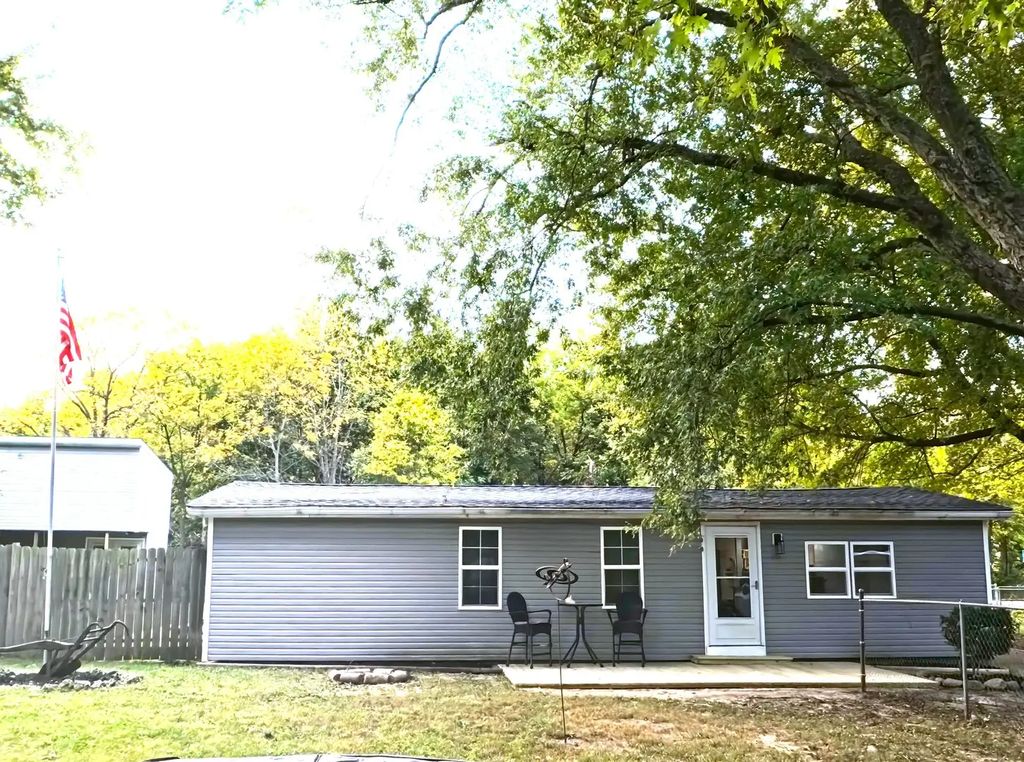 1105 James Court, Mahomet