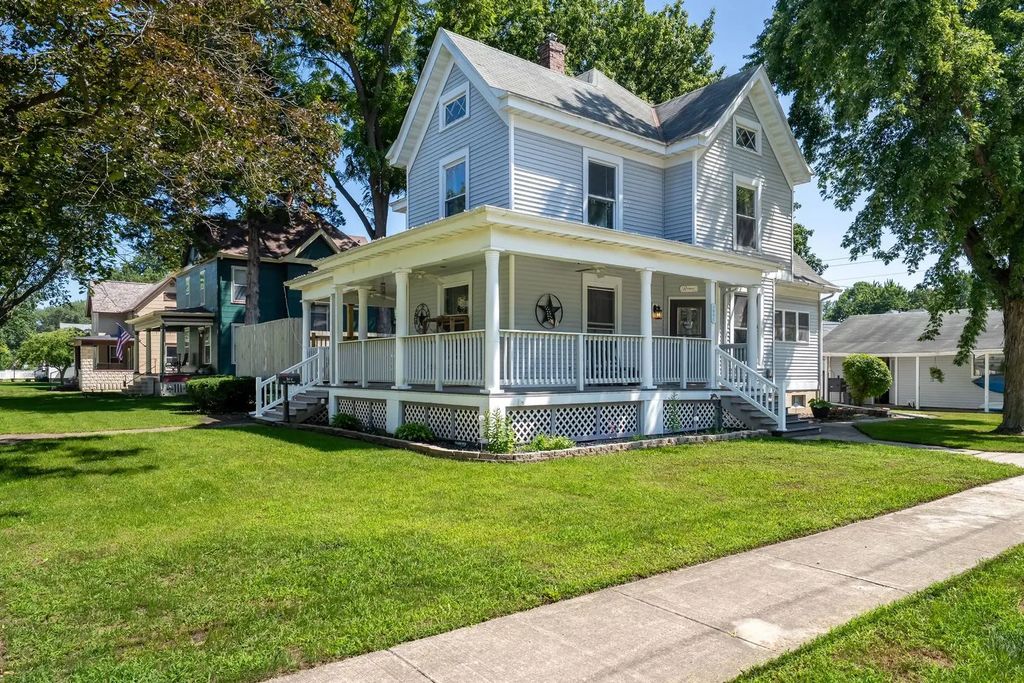 904 E Water Street, Pontiac