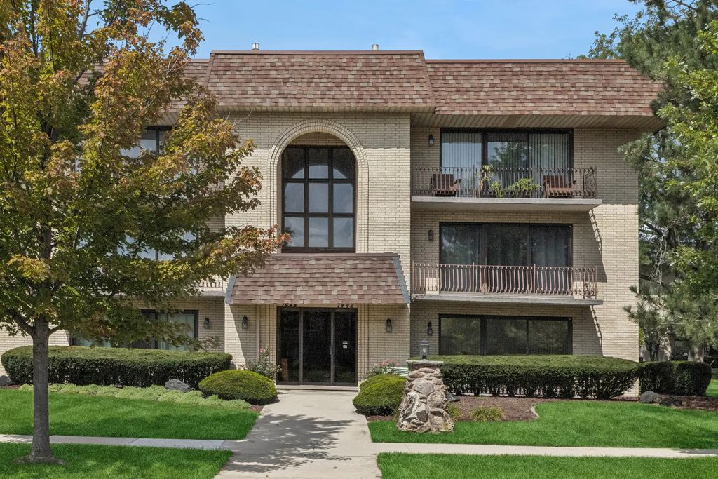 7442 W 153rd Street 1, Orland Park
