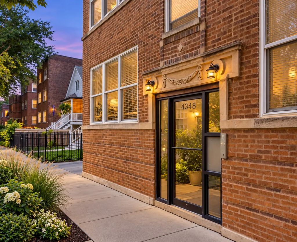 4348 N Sacramento Avenue 3, Chicago
