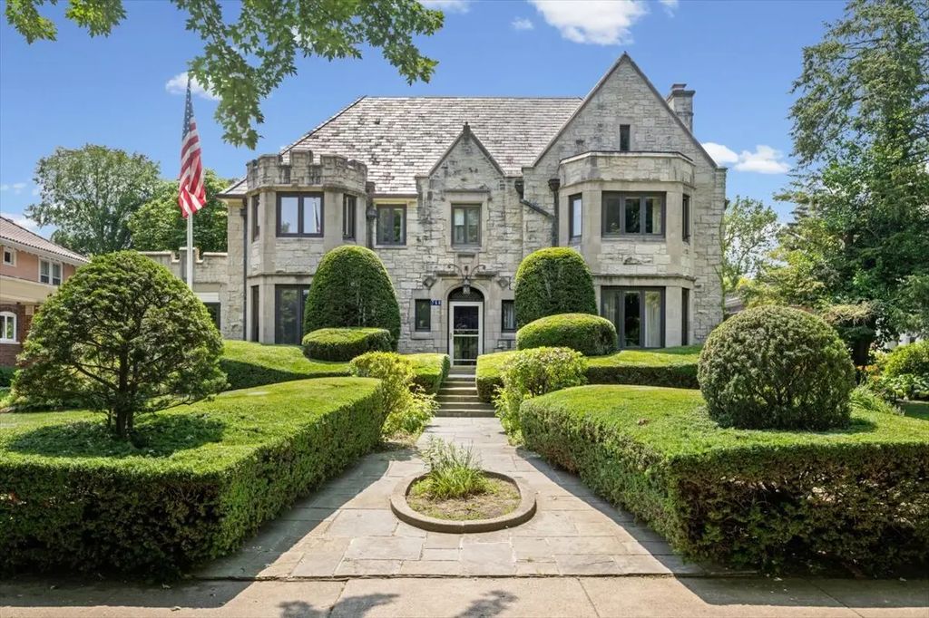755 Michigan Avenue, Wilmette, 60091