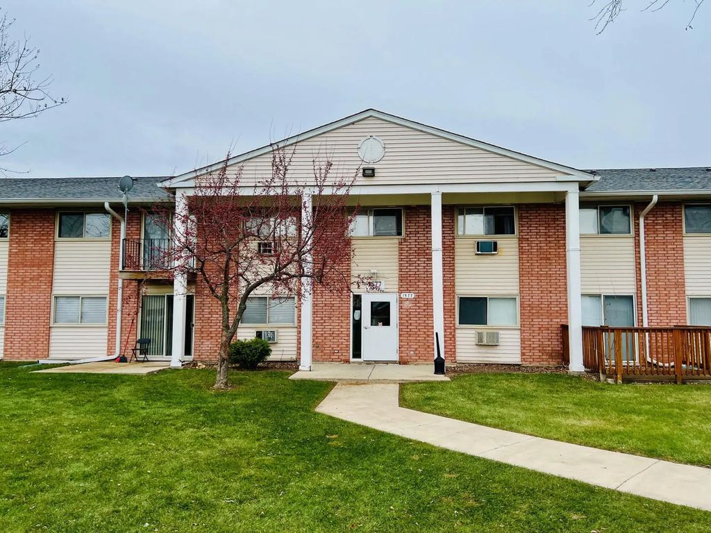 1577 Jill Court 202, Glendale Heights