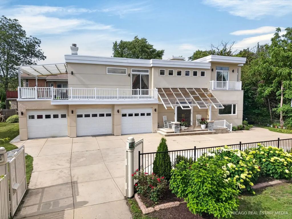 8650 W Davis Street, Des Plaines