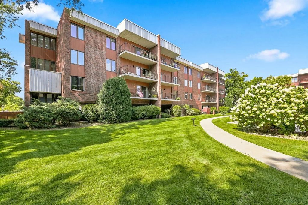 6565 Main Street 207, Downers Grove