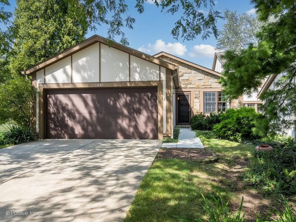 1049 Wheaton Oaks Drive, Wheaton