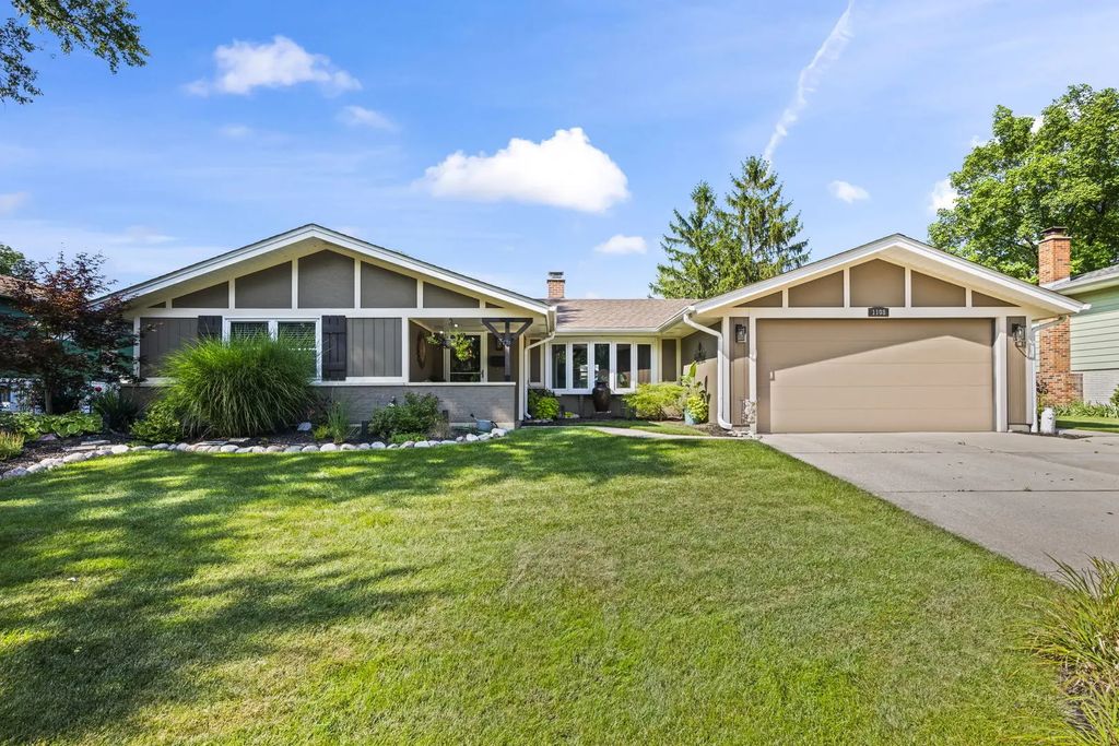 1108 Bradford Lane, Schaumburg