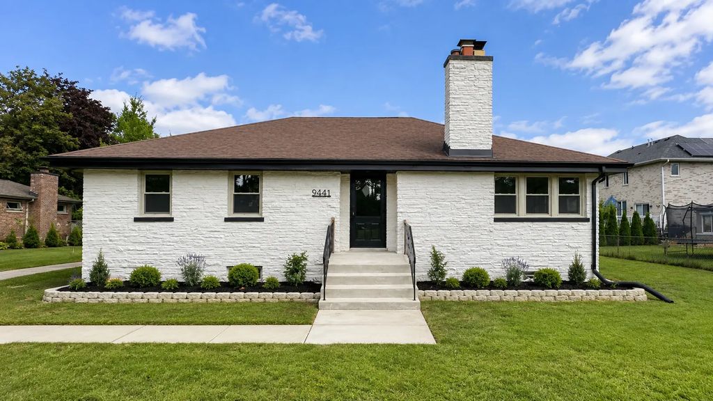 9441 Greenwood Drive, Des Plaines