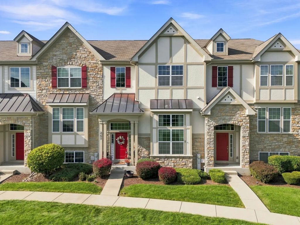 267 Garrett Circle, Carol Stream