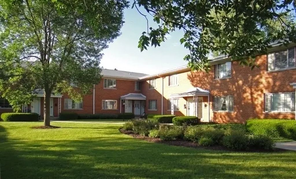 1332 Greenwillow Lane 1, Glenview, 60025