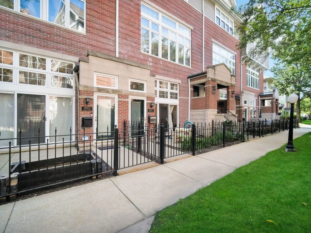 4934 S Cornell Avenue G, Chicago, 60615