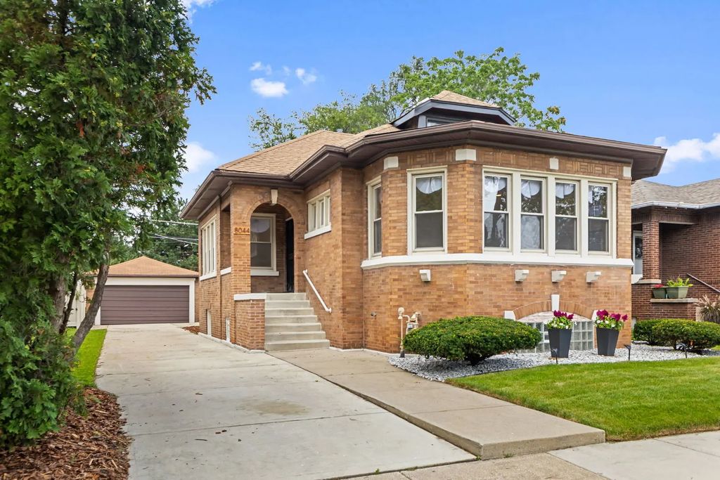 8044 S Harper Avenue, Chicago