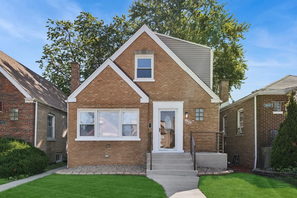 8019 S Francisco Avenue, Chicago