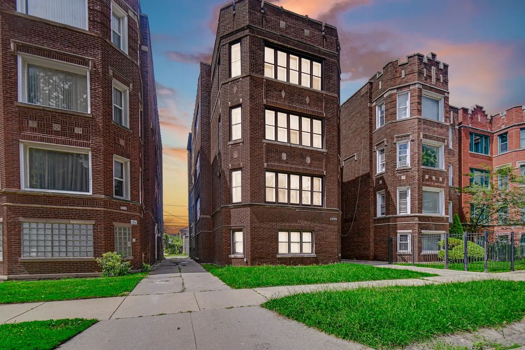 8010 S Phillips Avenue, Chicago, 60617